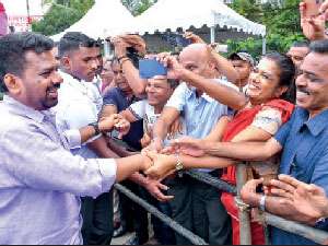 විපක්ෂයට නොපෙනෙන විප්ලවය