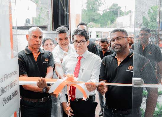 සියපත ෆිනෑන්ස් පීඑල්සී 60 වැනි ශාඛාව වරකාපොළ නගරයට