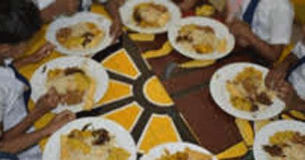 දරුවන්ගේ කෑම සල්ලි හොරා කා පාටි දැම්මැයි විදුහල්පතිනිය වැරදිකරු වේ