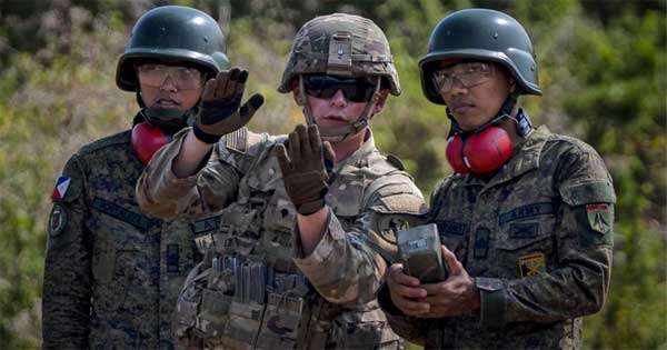 ඇමෙරිකා පිලිපීන හමුදා අභ්‍යාසයනක්