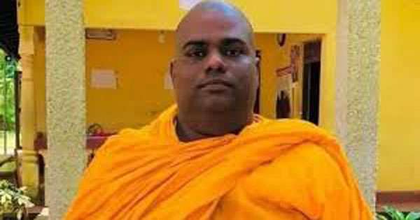 සද්ධාරතන හිමියට පහරදීලා
