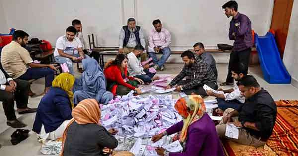 බංග්ලාදේශයේ ඡන්ද ගණන් කිරීම ඇරඹේ