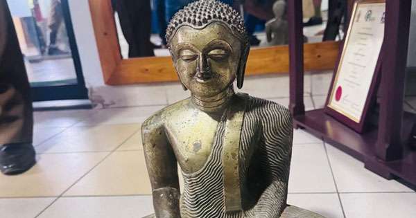 බුදු පිළිමයට විද්ද හිමිනමක් ඇතුළු තුනක් මාට්ටු