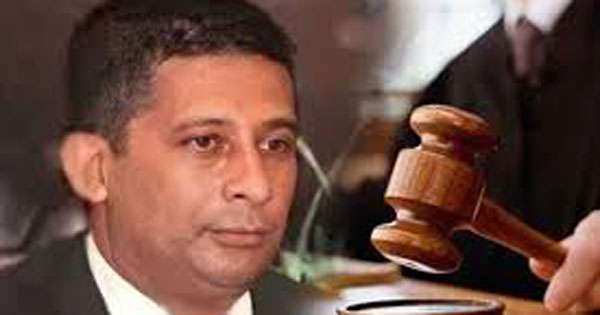 සලේ ගැන බලන්න පංච පුද්ගල වෙද්‍ය කණ්ඩායමක්