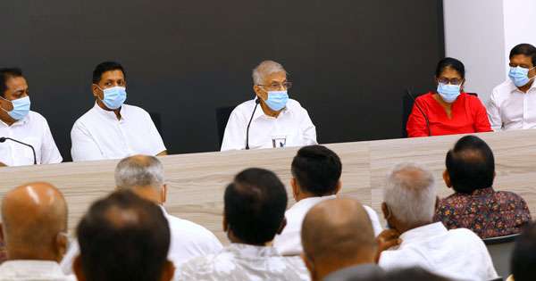 තනි තනිව නොව එකට වැඩ කරන්න