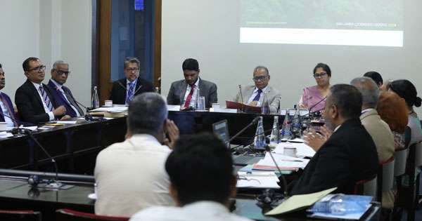 ලංකාවේ ඛනිජ තෙල් හොයන්න පාර්ලිමේන්තු කමිටු අනුමැතිය