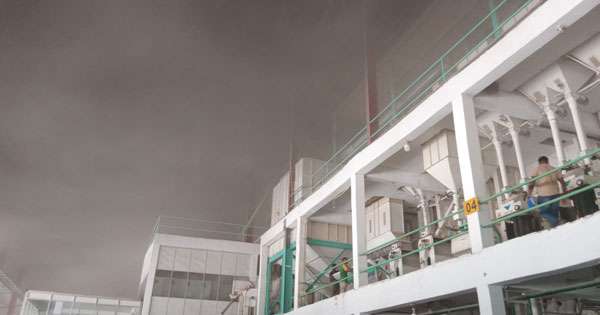 වැලිකන්දේ වී මෝල් සංකීර්ණයක ගින්නක්