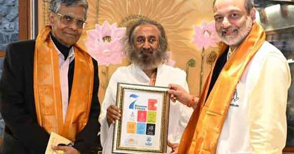 මහාචාර්ය මුණසිංහ ආධ්‍යාත්මික නායකයින් සහ නොබෙල් ත්‍යාගලාභීන් සමඟ එක්ව ලෝක සාම සාධක ව්‍යාපාරය දියත් කරයි