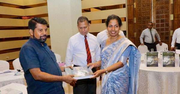 සංකීර්ණ නීති බාධක ඉවත් කරනවා