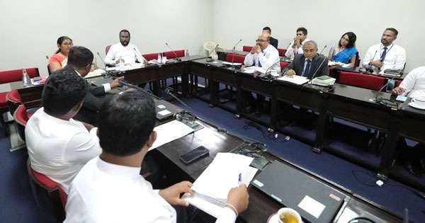 කෘෂි භෝග මිල ගැටලු පාර්ලිමේන්තු කාරක සභා අවධානය