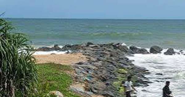 පමුණුගම මුහුදේ හතරක් සැඟවෙති