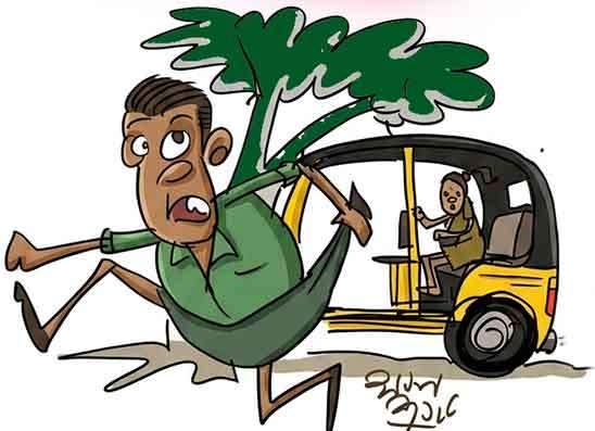 කතකගෙන් බේරෙන්න  සරමත් උස්සගෙන දුවලා