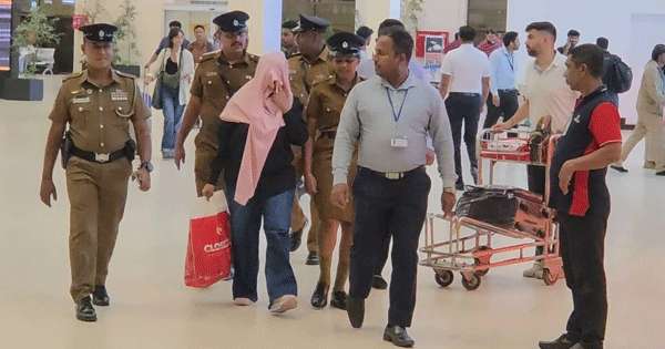 එක්සත් අරාබි එමීර් රාජ්‍යයෙන් පිටුවහල් කළ පිරිස පොලිසිවලට