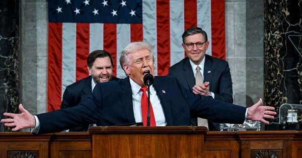 ට්‍රම්ප් කොංග්‍රස් මණ්ඩලය අමතයි