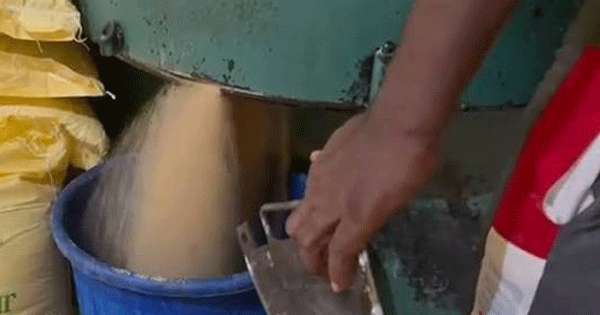 ජරා සීනි ගබඩාවක් පෑලියගොඩින් අල්ලයි
