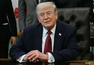 ‘නාවික අවහිරතාව’ ඉවත්  කරන්න සලකා බලනවා - ට්‍රම්ප්