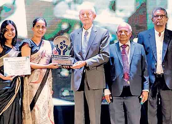 ඊ. බී. ක්‍රීසි සහ සමාගමේ BIC සහ DENTA කර්මාන්තශාලාවට ප්ලැටිනම් සම්මානයක්