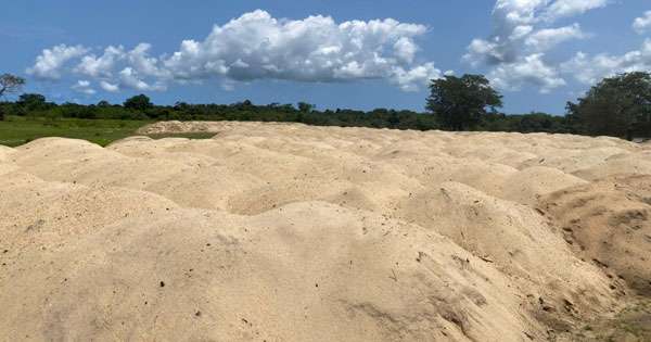 වැලි හොර ගබඩාවක් වටලයි