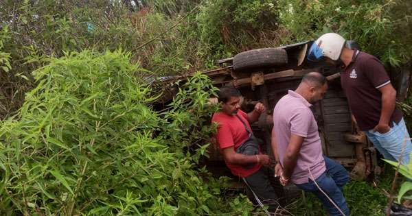 ඕපනායක තේ අක්කර අටක් නාය යයි