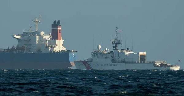 වෙනිසියුලා තෙල් නැවක් ඇමෙරිකාව අල්ලයි