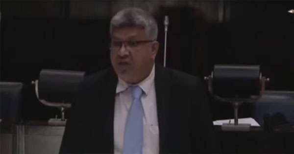 කොච්චර බිරුවත් අපේ ගමන යනවා