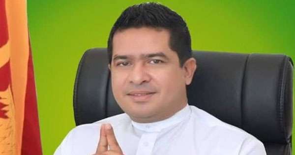 හිරකරැවන් හිර ගෙවල්වල බල්ලෝ බලල්ලු ගාණට ගාල් කරලා