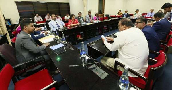 හිරගෙදර තදබදය විසදන්න මැතිසබා කමිටුවත් වැඩට බහී