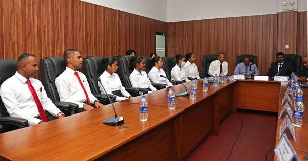 අපේ තරුණියන් පිරිසකට ජපන් හෙද සත්කාර රැකියා