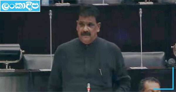 වෙදආරච්චි කළු ඇඳගෙන පාර්ලිමේන්තුවට