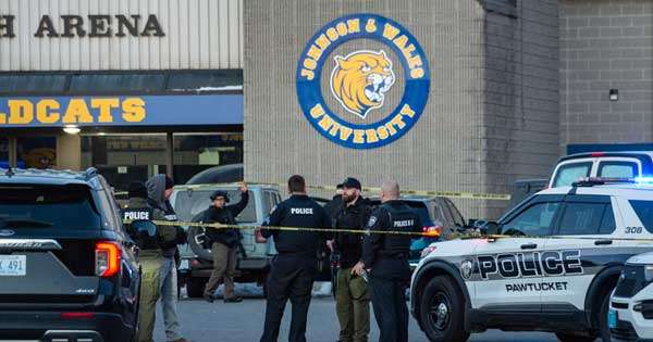 ඇමෙරිකන් පාසලක වෙඩි තැබීමකින් 3 ක් මරුට