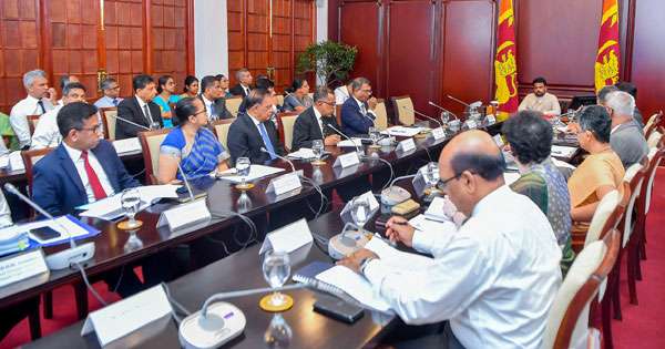 ඔන්ලයින් සූදු නවතන නීති ගැන ජනපති කරුණු විමසයි