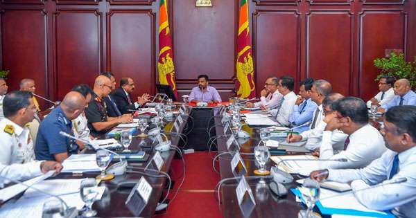 යුද- ගුවන්-නාවික පර්යේෂණ මධ්‍යස්ථාන ඒකාබද්ධ කරයි