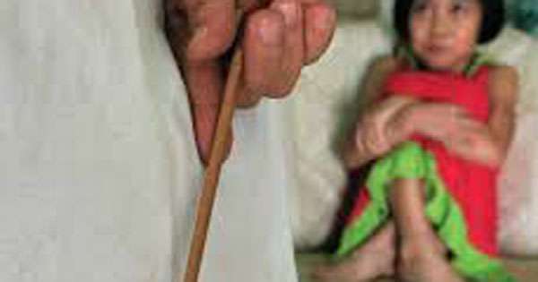 ටික් ටොක් ගියාට දරුවාගේ පස්ස පුච්චලා