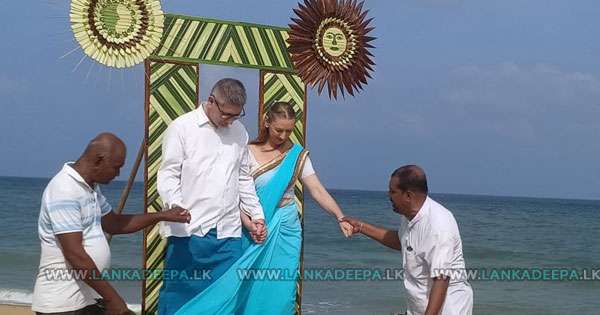 හෙළ කුල සිරිතට පෙම්බැඳි හංගේරියානු පෙම් යුවළ