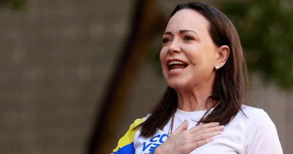 මාරියා කොරිනාට හිමි නොබෙල් සාම ත්‍යාගය දියණිය ගනී