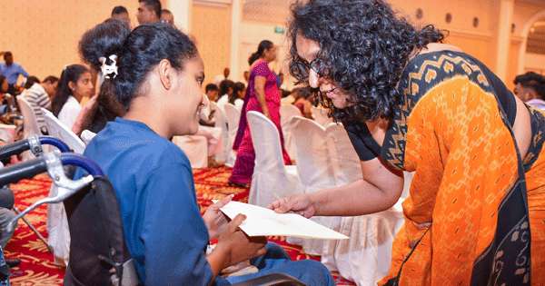 ආබාධ ඇති සරසවි සිසුහු ශිෂ්‍යාධාර ලබති