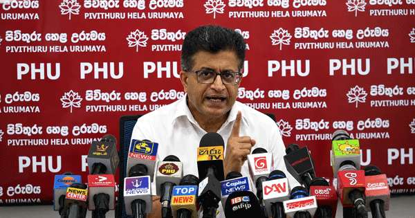 උදය ගම්මන්පිලත් පොහොට්ටු වේදිකාවට