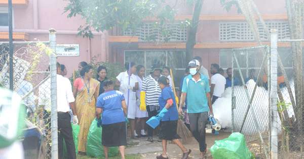 ඩෙංගු මට්ටු කරන්න රිජ්වේ කට්ටිය වත්තට