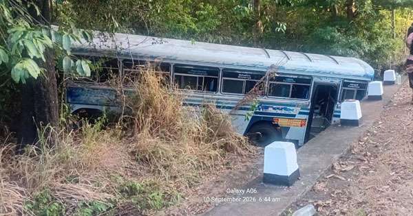 හබරණ බස් අනතුරින් 20ක් රෝහලට