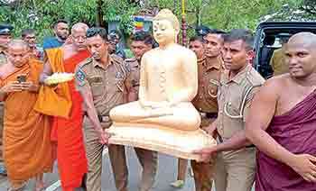 ත්‍රිකුණාමලය රත් කළ බුදු පිළිම කලබලය