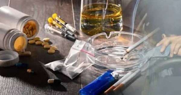 බස් රියැදුරා මත් වර්ග තුනක් පානය කරලා