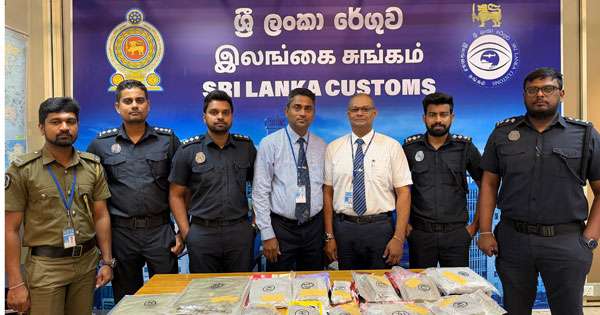 ‘කුෂ්‘ සමඟ ගුවන් මගියෙක් අත්අඩංගුවට