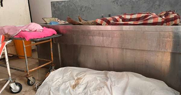 තංගල්ල රෝහලේ මෝචරියේ තැන තන මළ සිරුරු