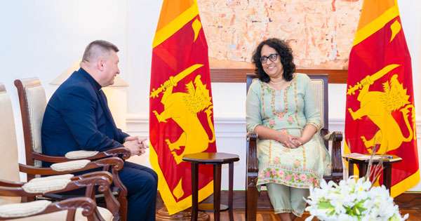 වතිකාන තානාපති අගමැතිනිය හමුවේ