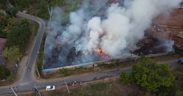 අම්පාරේ කොහුබත් කර්මාන්ත ශාලාවක ගින්නක්