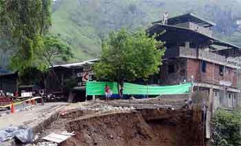 ප්‍රමිතියට ගෙවල් හැදු එක කන්දක්වත් නාය ගිහින් නෑ අනවසර හෝටල් 200ක් මහවැලි ගඟ වටේ ආපදා කළමනාකරණ අංශ පවසයි