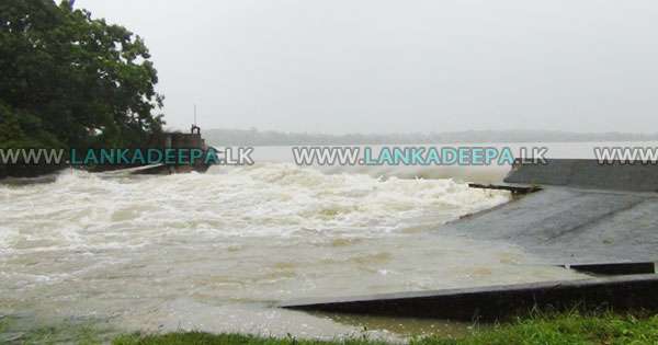 කච්චිමඩුව ජලාශයේ වාන කඩාගෙන යයි