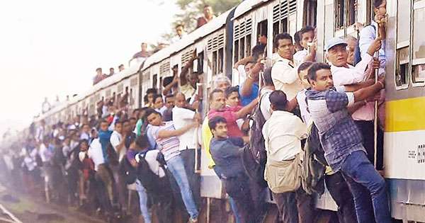 දුම්රිය ටිකට් නෑ : නිවේදනත් නෑ මගීන් නනත්තාරයි