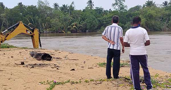 කළුතර මෝය කට සුද්ද කරයි