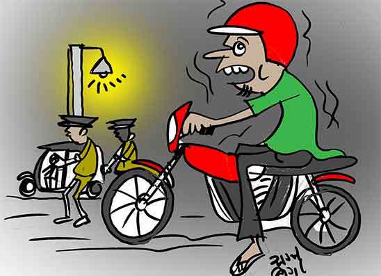 පොලිසියෙන් බේරෙන්න  මදුරුවන් තළන්න වෙලා